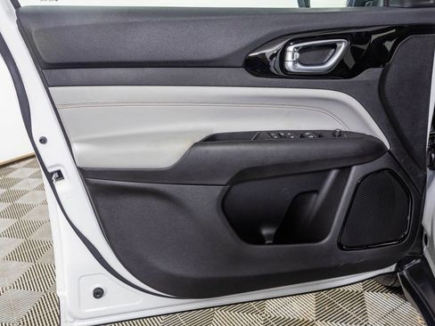 New 2026 Jeep Compass Limited image 34