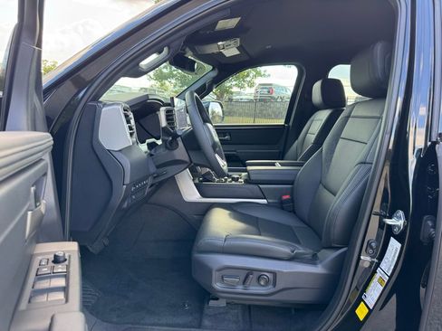 Used 2025 Toyota Tundra Limited image 21