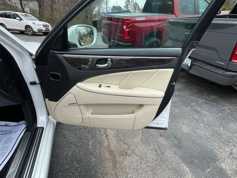 Used 2014 Hyundai Equus Signature image 28