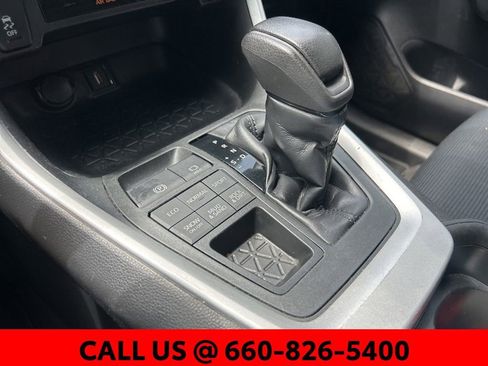Used 2020 Toyota RAV4 LE w/ All Weather Liner Package AWD/4WD image 17