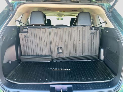 Used 2023 Toyota Highlander XLE w/ Protection Package #3 (TMS) FWD image 26