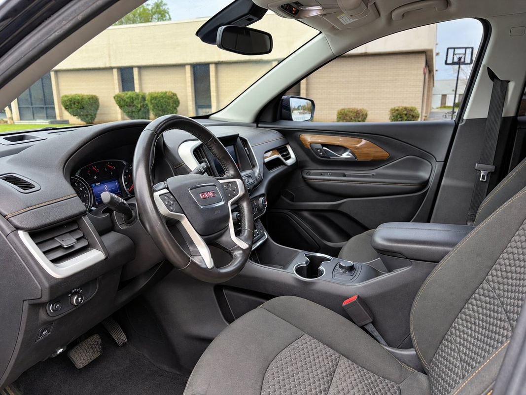 Used 2021 GMC Terrain SLE FWD image 4
