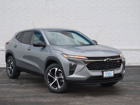 New 2026 Chevrolet Trax RS image 2