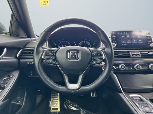 Used 2022 Honda Accord Sport image 11