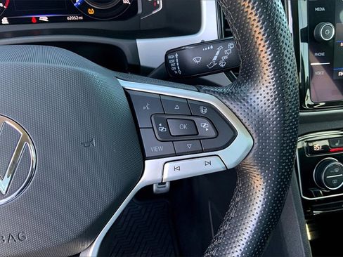 Used 2022 Volkswagen Atlas SEL Premium image 19