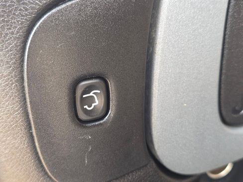 Used 2015 Jeep Cherokee Latitude w/ Comfort/Convenience Group image 21