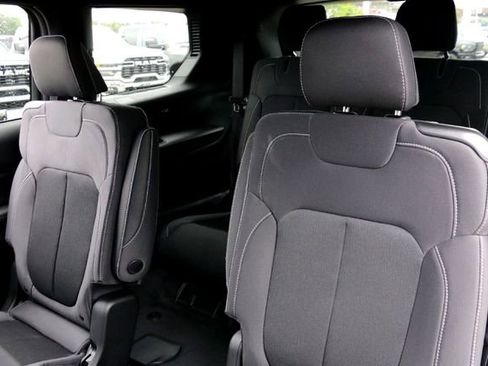 New 2025 Jeep Grand Cherokee L Laredo image 19