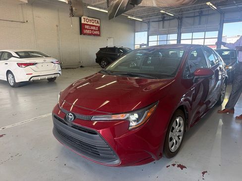 Used 2025 Toyota Corolla LE FWD image 1