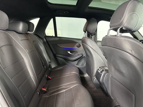 Used 2021 Mercedes-Benz GLC 300 4MATIC image 24