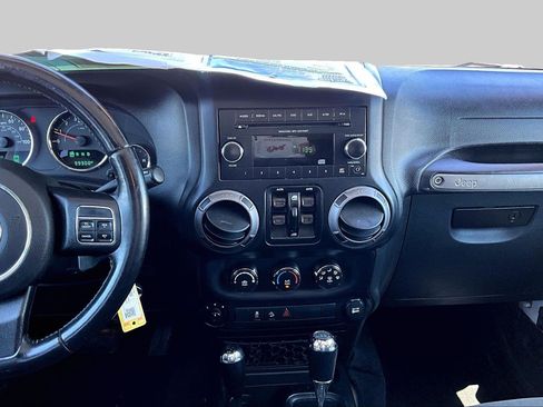 Used 2018 Jeep Wrangler Unlimited Sport S AWD/4WD image 6