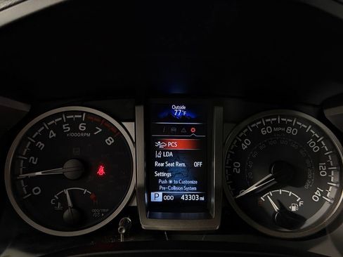 Used 2023 Toyota Tacoma SR5 AWD/4WD image 15