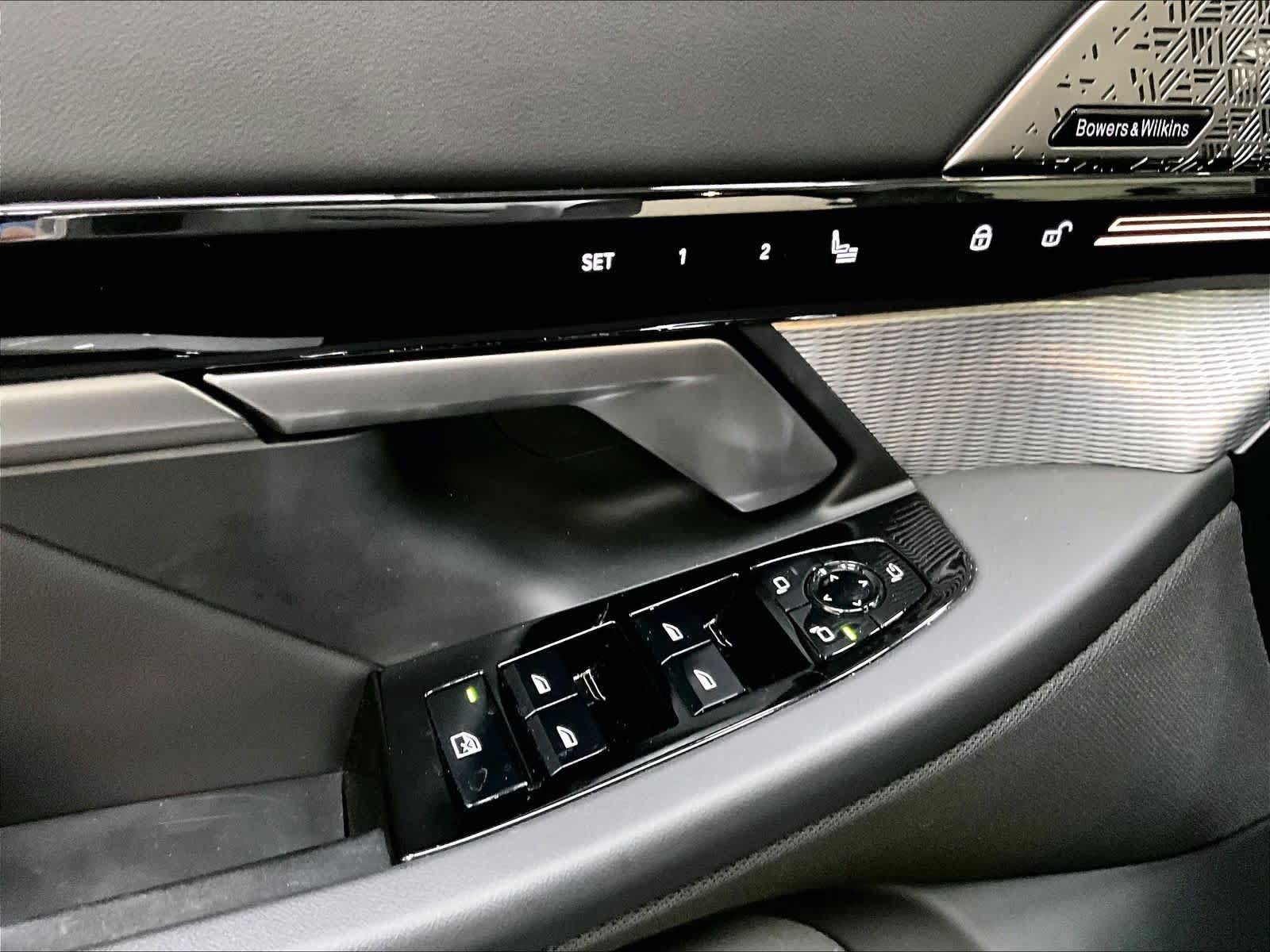 Used 2026 BMW 530i w/ M Sport Package RWD image 37
