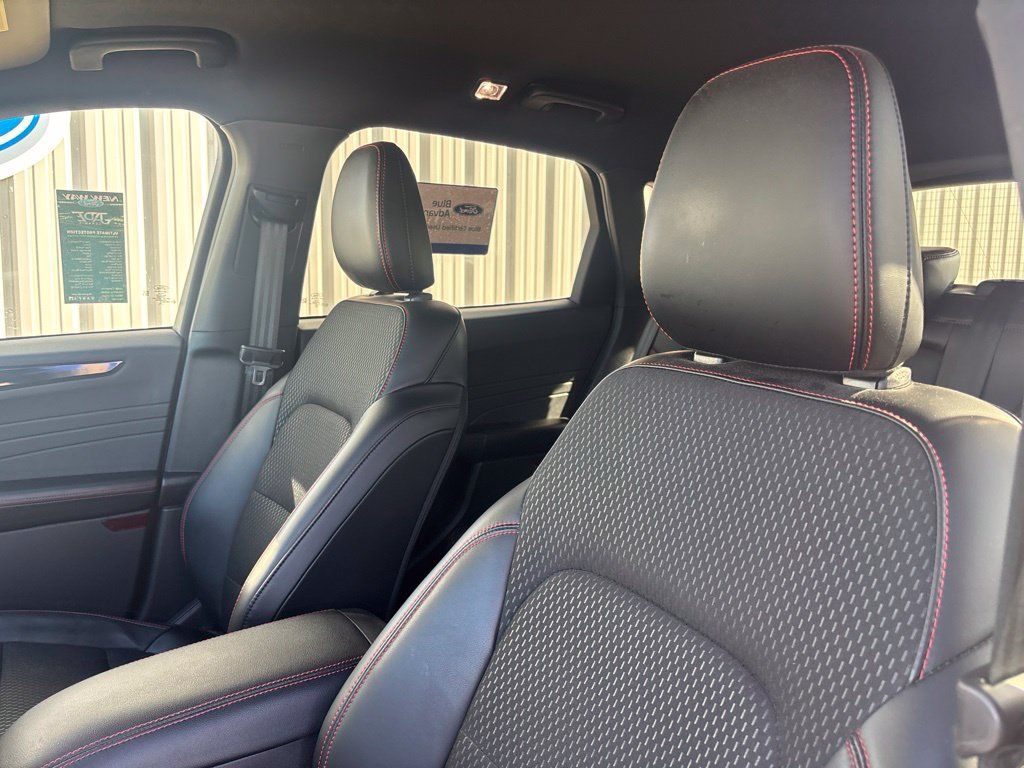 Used 2025 Ford Escape ST-Line w/ Tech Pack #1 AWD/4WD image 19