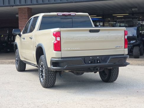 Used 2023 Chevrolet Silverado 1500 ZR2 w/ Technology Package image 6