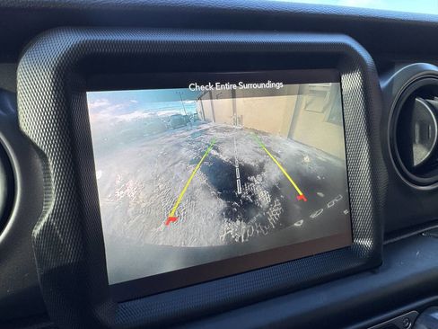 Used 2023 Jeep Wrangler Unlimited Willys image 13