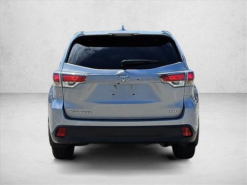 Used 2016 Toyota Highlander XLE FWD image 7