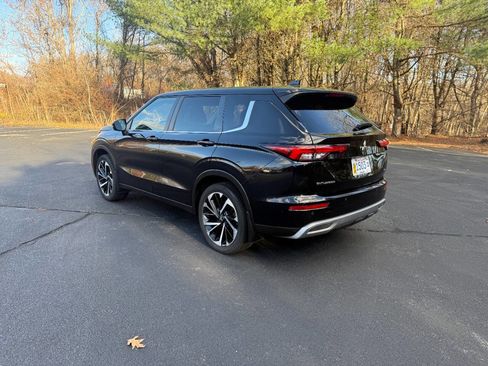 Used 2023 Mitsubishi Outlander SE image 5