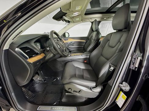 Certified 2025 Volvo XC90 B6 Plus AWD/4WD image 21