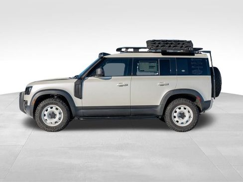 New 2024 Land Rover Defender 110 S image 8