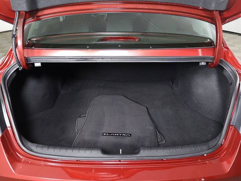 Used 2023 Hyundai Elantra SEL image 16