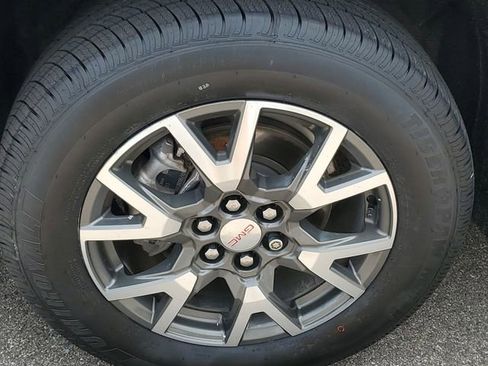 Certified 2021 GMC Acadia SLE w/ Driver Convenience Package image 34