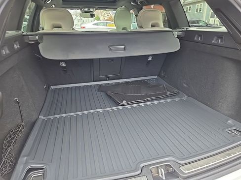 Certified 2024 Volvo V60 B5 Cross Country Ultimate image 10
