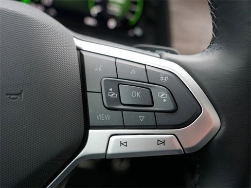 Certified 2025 Volkswagen Atlas SEL Premium R-Line image 27