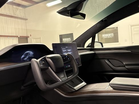 Used 2023 Tesla Model X Base image 6