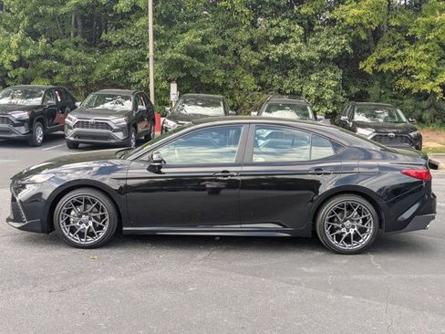 Used 2025 Toyota Camry SE image 4