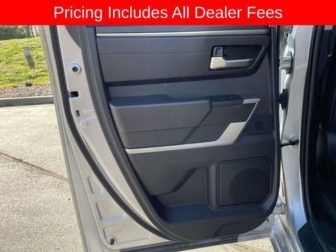 Used 2022 Toyota Tundra Limited AWD/4WD image 12