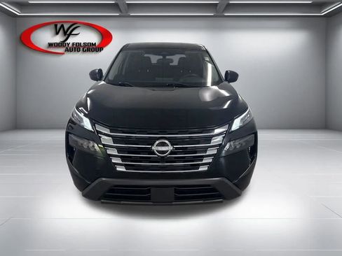 Used 2024 Nissan Rogue S FWD image 2