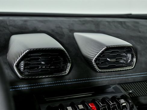 Used 2022 Lamborghini Huracan STO RWD image 29