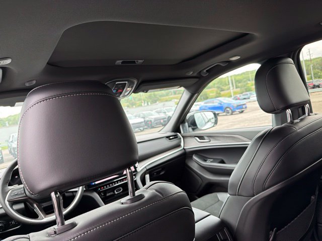 New 2026 Jeep Grand Cherokee Altitude AWD/4WD image 9