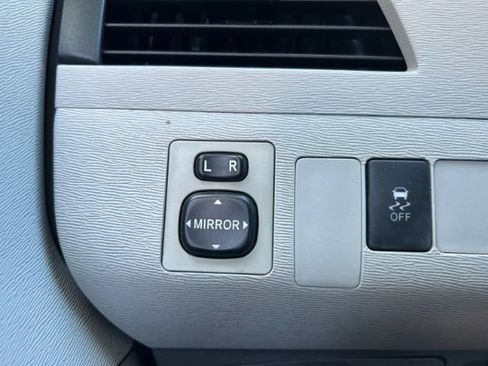 Used 2013 Toyota Sienna L w/ Towing Pkg FWD image 15