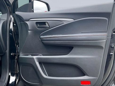 Used 2023 Honda Passport TrailSport image 28