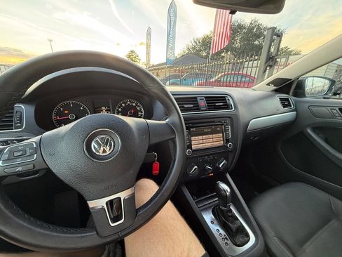 Used 2012 Volkswagen Jetta TDI image 15