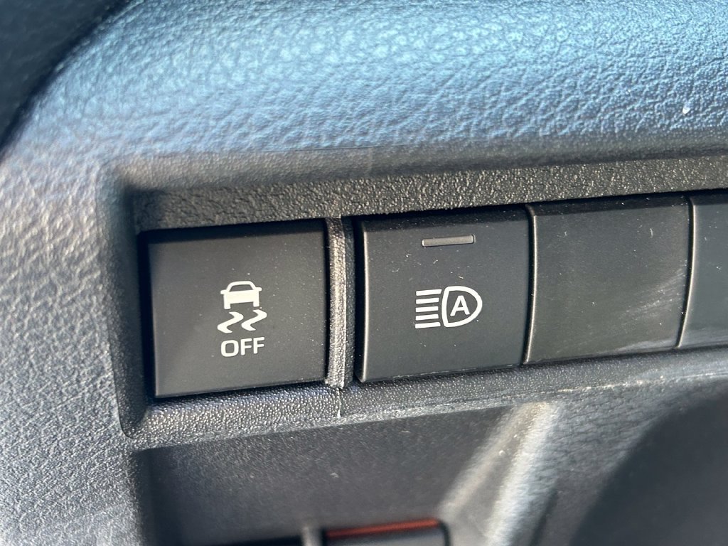 Used 2025 Toyota Sienna Platinum AWD/4WD image 31