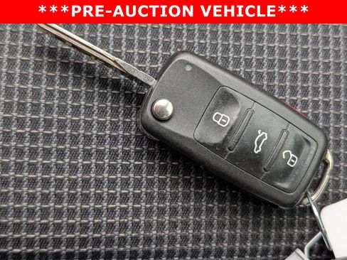 Used 2013 Volkswagen Golf 4-Door FWD image 31