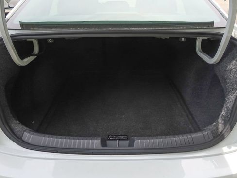 Used 2023 Volkswagen Jetta SE FWD image 12