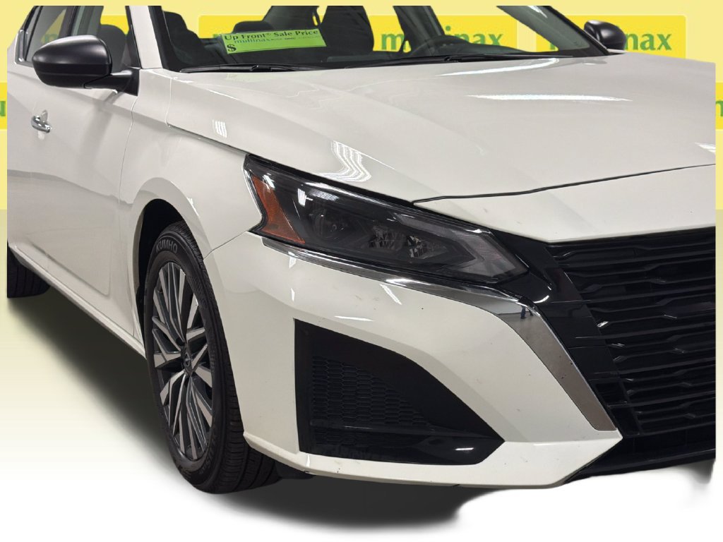Used 2025 Nissan Altima 2.5 SV FWD image 5