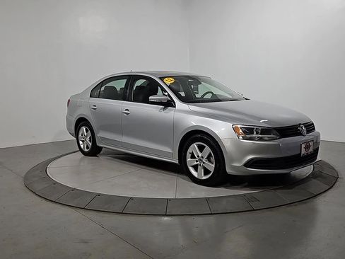 Used 2012 Volkswagen Jetta TDI FWD image 7