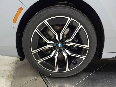 New 2026 BMW 760i xDrive w/ Executive Package AWD/4WD image 8