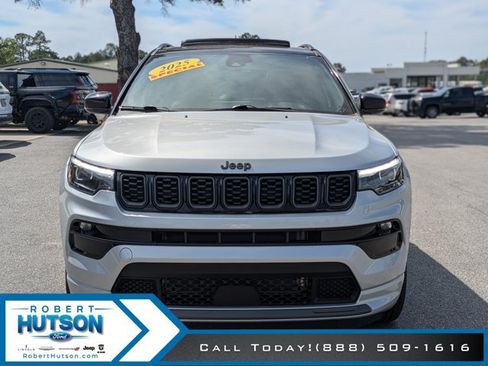 Used 2025 Jeep Compass Limited w/ High Altitude Package AWD/4WD image 3