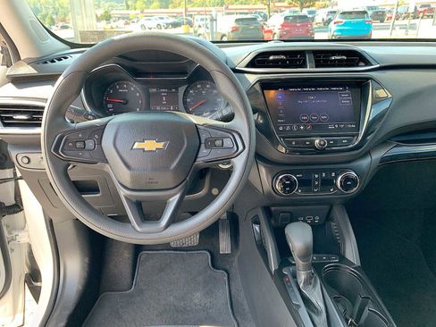 Certified 2022 Chevrolet TrailBlazer LT w/ Convenience Package image 19