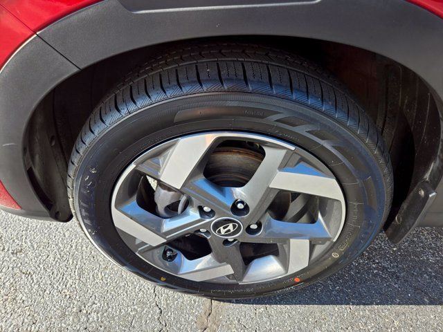 Used 2022 Hyundai Venue SEL FWD image 24