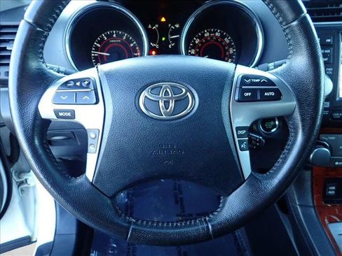 Used 2012 Toyota Highlander Limited w/ Tow Pkg image 15