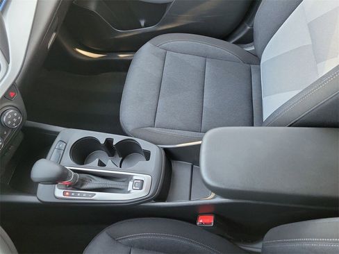 Used 2025 Chevrolet Trax LS w/ LS Convenience Package image 21