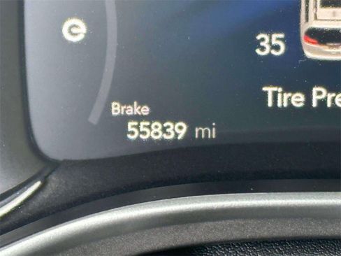 Used 2023 Chrysler Pacifica Touring-L image 26