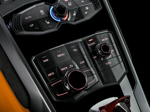 Used 2015 Lamborghini Huracan LP 610-4 image 36