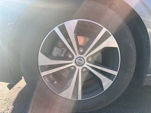 Used 2020 Nissan Sentra SV image 6